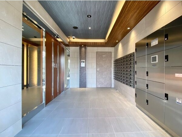 S-RESIDENCE豊国通のエントランス