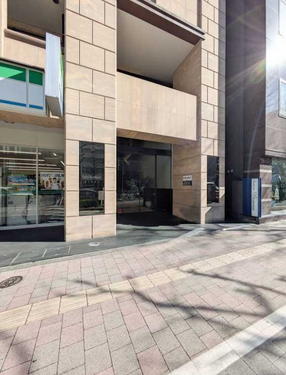 エスティメゾン銀座　駅近　ペット相談可　礼金０のエントランス