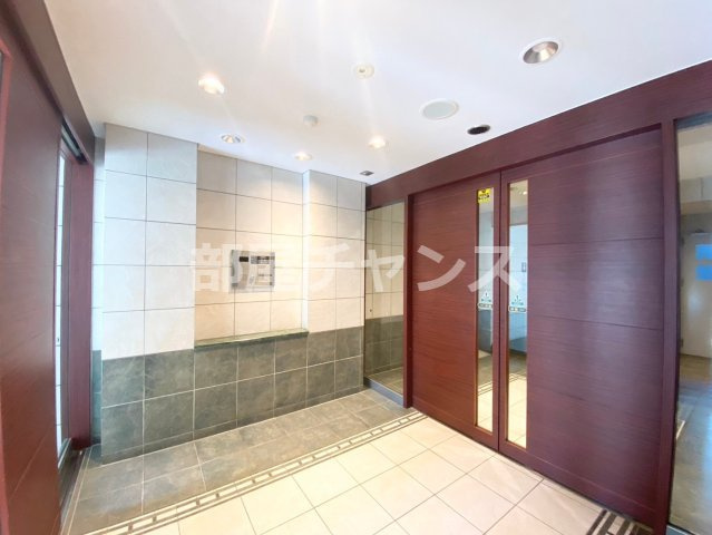 グランルージュ栄Ⅱのエントランス