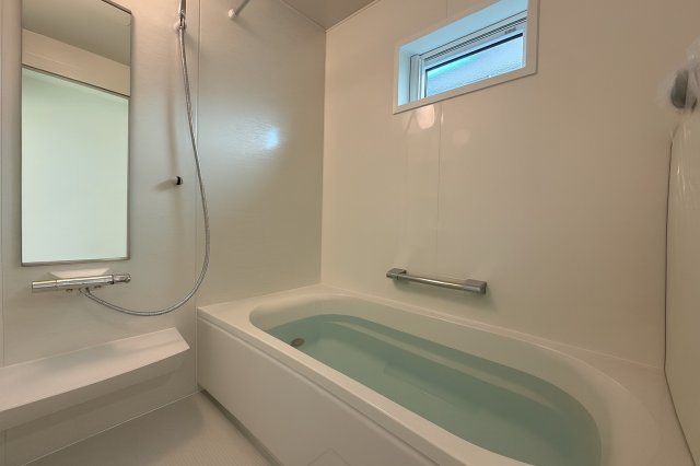 江南区曙町1丁目　中古戸建の浴室