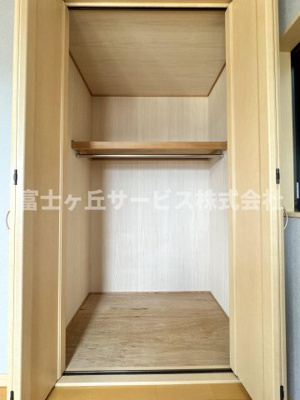 【収納】 | 静岡市駿河区小鹿 中古戸建て | 寝室にある収納です