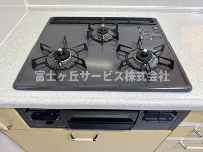 【その他】 | 静岡市駿河区小鹿 中古戸建て | 3口コンロがあります