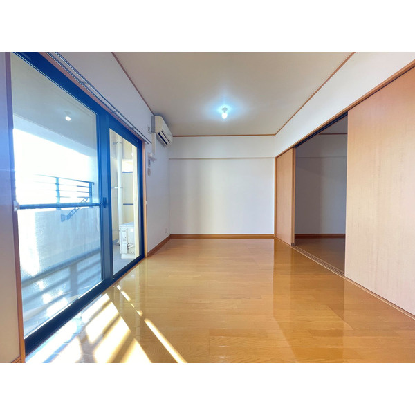 Ｅ．ＰＯＰＵＬＡＲ　Ⅱのその他|明るい室内です★