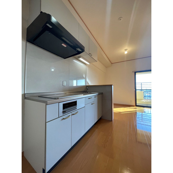 Ｅ．ＰＯＰＵＬＡＲ　Ⅱのキッチン|お掃除しやすいIHコンロです♪