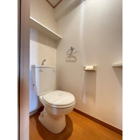 Ｅ．ＰＯＰＵＬＡＲ　Ⅱのトイレ|綺麗なトイレです★