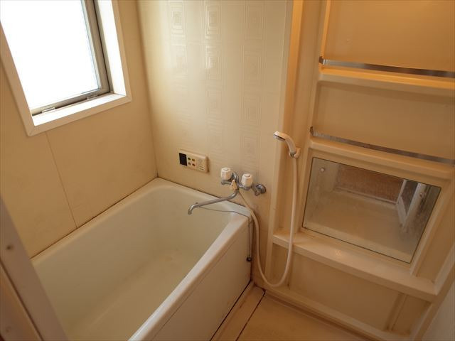 リバービュー博多の浴室