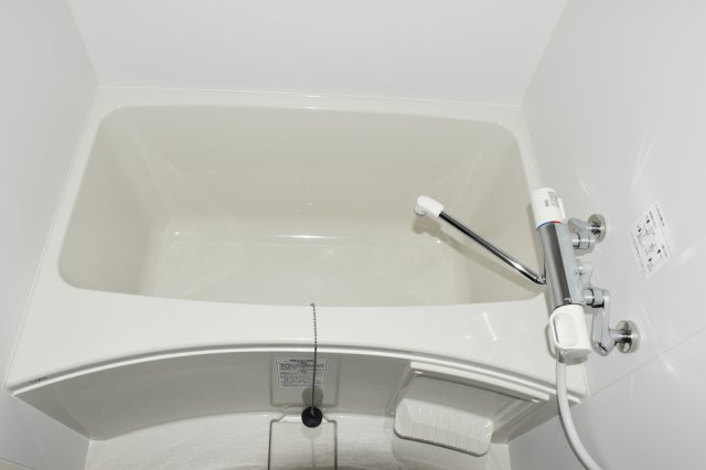 第16上野ビルの浴室|清潔感あるお風呂です♪