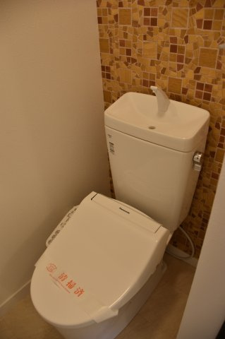 第16上野ビルのトイレ|嬉しい温水洗浄便座付き♪