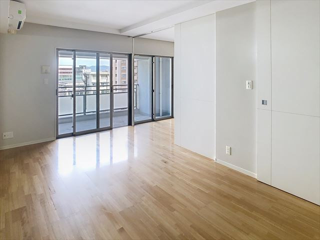 やますえ東光ビルの居間・リビング