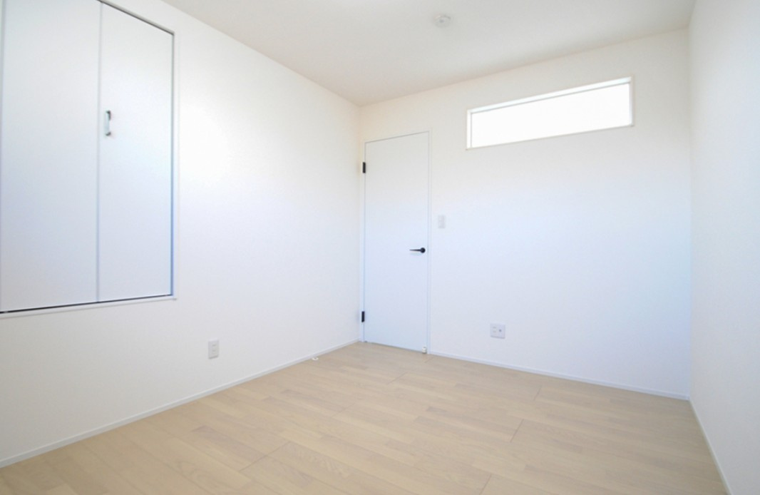 東御市和　中古戸建の洋室|令和7年11月には内装リフォーム工事完了。室内綺麗なお住まいです。