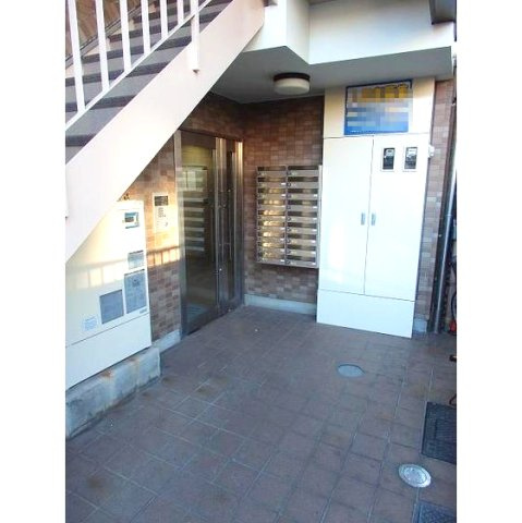 プルミエール清洲のエントランス