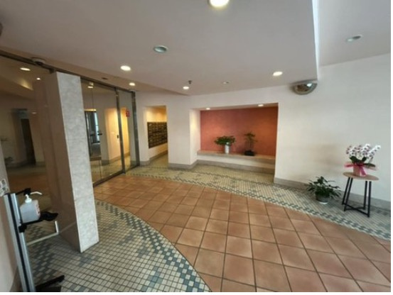 【エントランス】 | ★仲介手数料無料★ビラハイツ北の丸（新規リノベーション工事中）