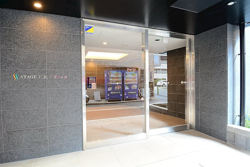 ステージファースト東日本橋のエントランス