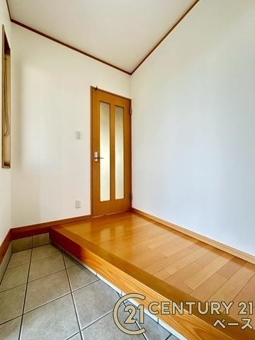 香芝市真美ケ丘５丁目　一戸建の玄関