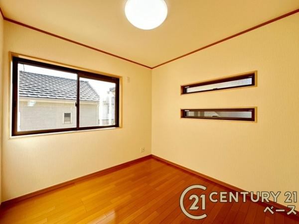 香芝市真美ケ丘５丁目　一戸建の洋室