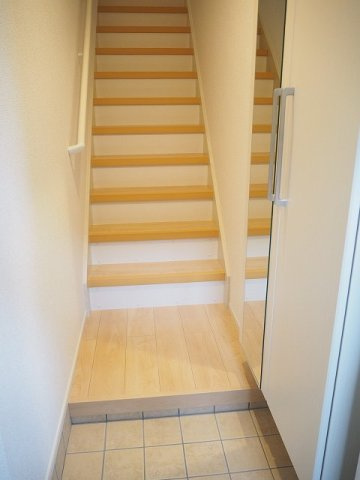 ボールルームの玄関|きれいな玄関です