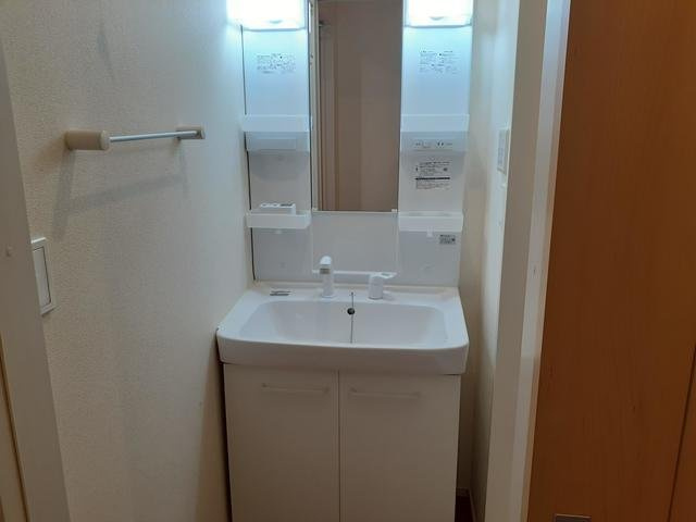 グラース　Ⅳの洗面所|ゆったりとスペースのある洗面所