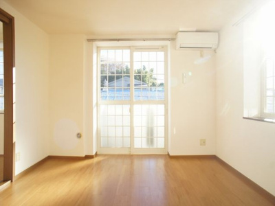 【居間・リビング】 | プレーザントハウスＢ | ゆったりできるリビングです♪