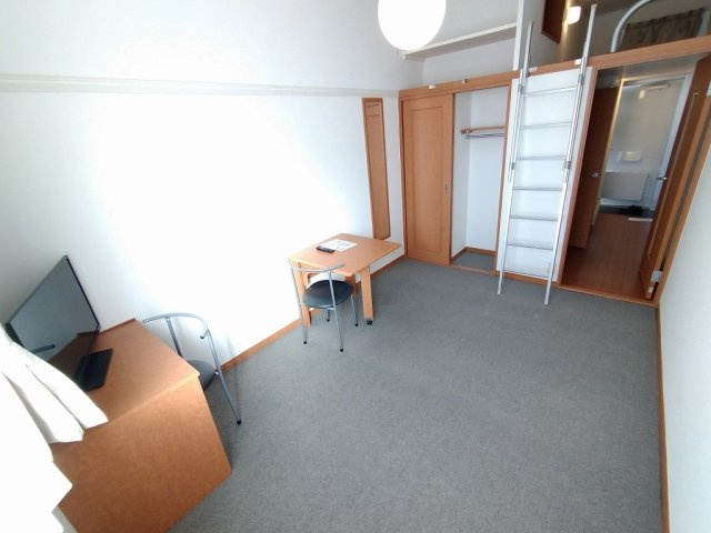 レオパレスカメリアのその他|1階はフローリング仕様です。