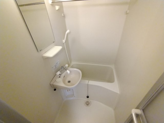 レオパレスカメリアの浴室