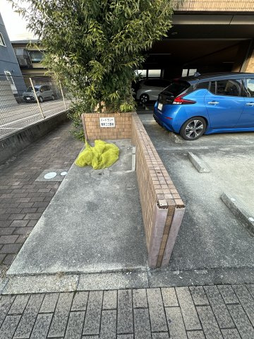 バードランドの駐車場