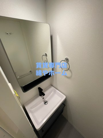 セレニテ難波グランデノールの独立洗面台|朝の身支度には欠かせない独立洗面化粧台