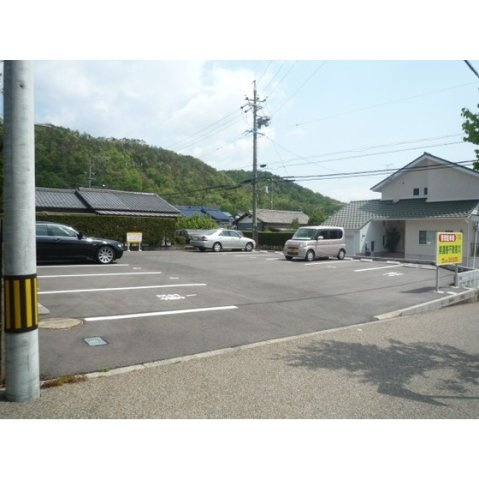 尾崎北町２丁目駐車場の外観