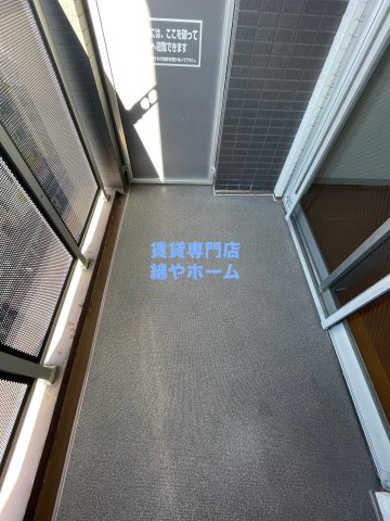 アーバンフラッツ難波東のバルコニー|暖かな日差しのふりそそぐバルコニー