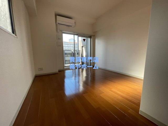 アーバンフラッツ難波東の居間・リビング|リビングです