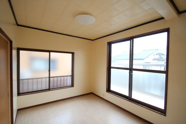 東有馬5丁目戸建の洋室|きれいな洋室です