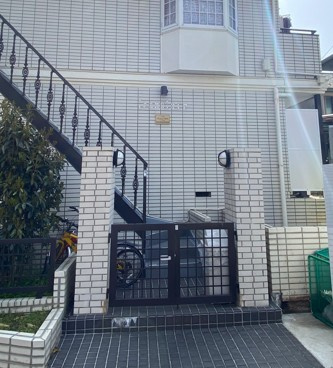 プララT＆Hのエントランス|エントランスです