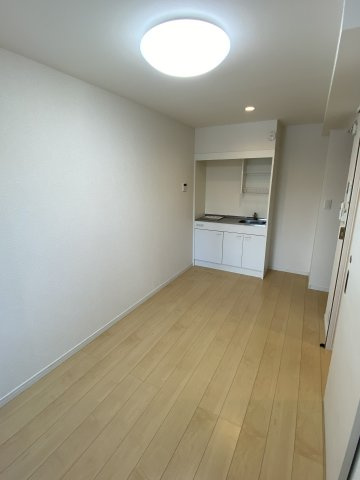 エプコット阪東橋の寝室|広くて明るい寝室