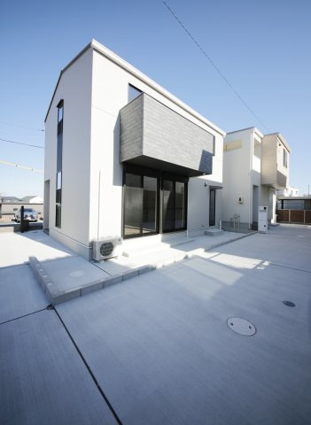半田市白山町戸建て A棟の駐車場