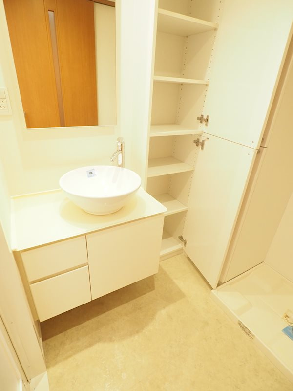 レジディア文京本郷の独立洗面台|※写真は同タイプの別室になります