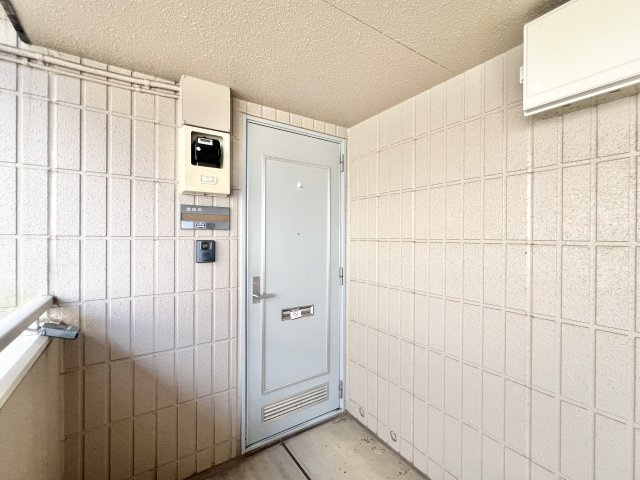 グランドサン伍番館の玄関|落ち着いた玄関です