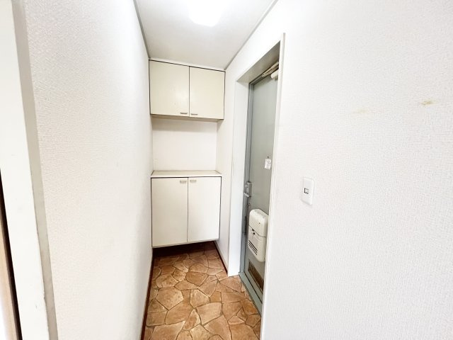 グランドサン伍番館の玄関|※別部屋参考写真