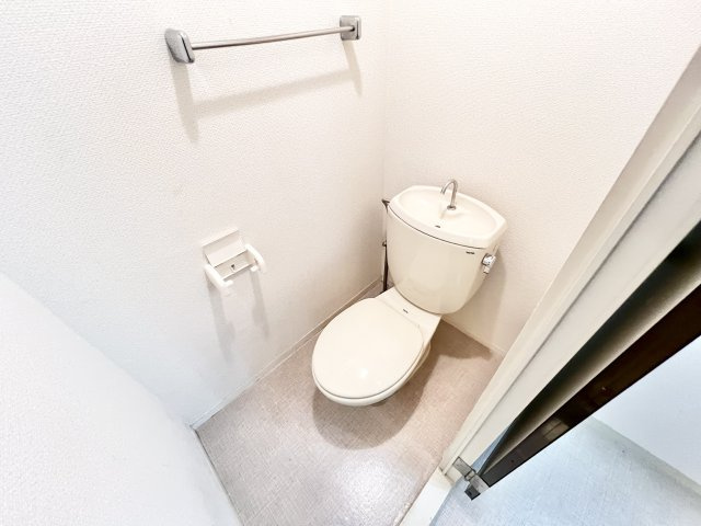 グランドサン伍番館のトイレ|※別部屋参考写真