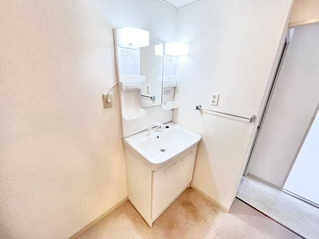 グランドサン伍番館の洗面所|※別部屋参考写真