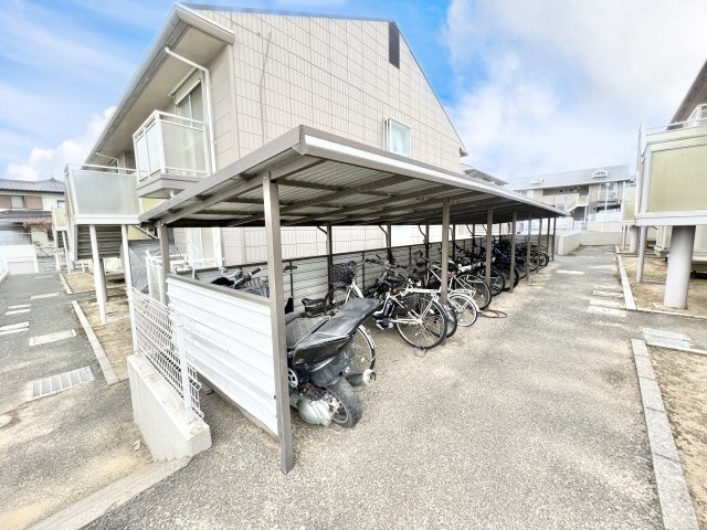 グランドサン伍番館のその他共用部分|駐輪場あります。