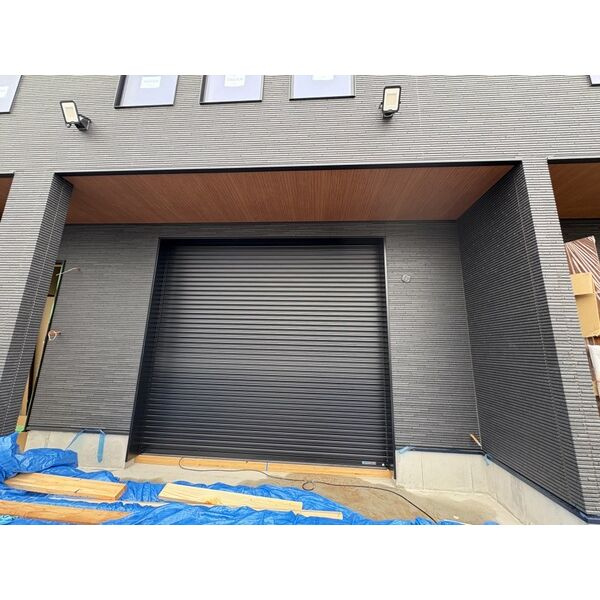 大高倉庫付き事務所の外観|※新築工事中