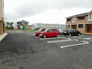 【駐車場】 | サンムーン　ゴールドスター　２ | 駐車場に車を止められます