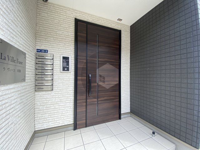 ラヴィーユ布施のエントランス