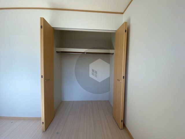 東大阪市森河内東１丁目のハイツの収納