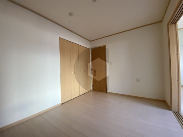 東大阪市森河内東１丁目のハイツの洋室