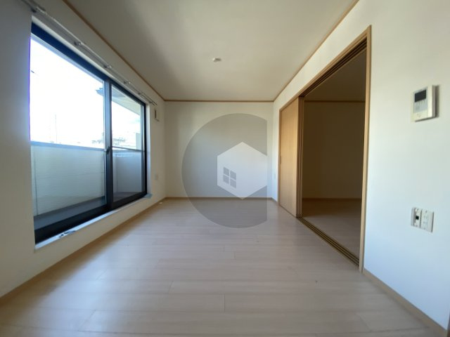 東大阪市森河内東１丁目のハイツの居間・リビング