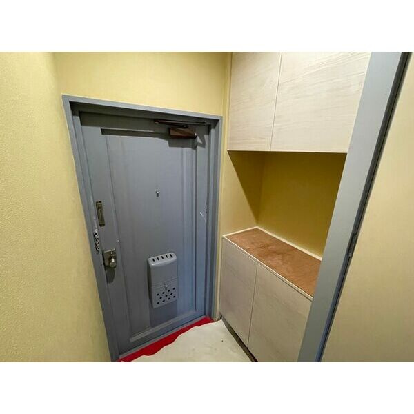 マンションセレクトの玄関