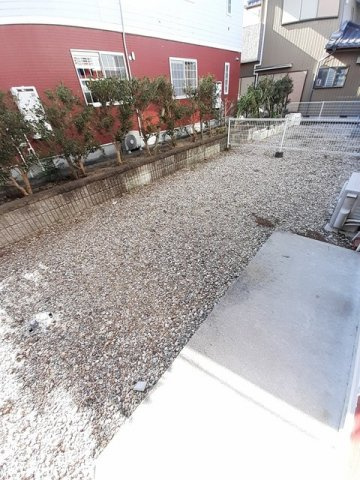 ウッドイン　１番館の庭