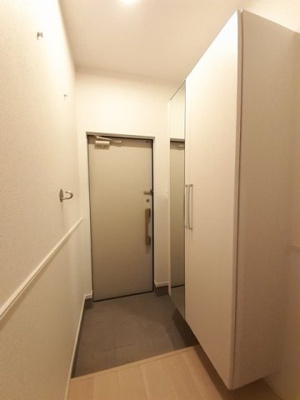 【玄関】 | エヴァーグリーン直江Ａ