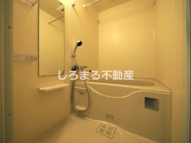 アプリーレ阿波座南の浴室
