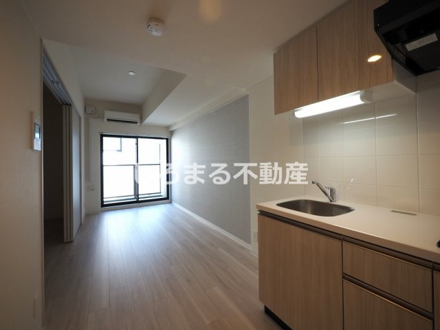 アプリーレ阿波座南の居間・リビング